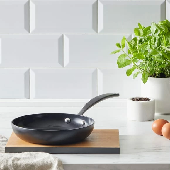 Outlet π Elements Elements Black Open Frying Pan 20cm β